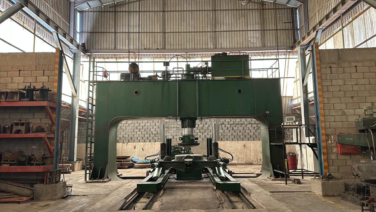 PRESSING MACHINE